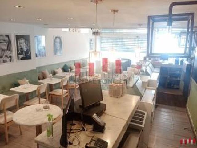 Café resto à la vente 190m2 entièrement équipé Racine excellent rapport qualité prix