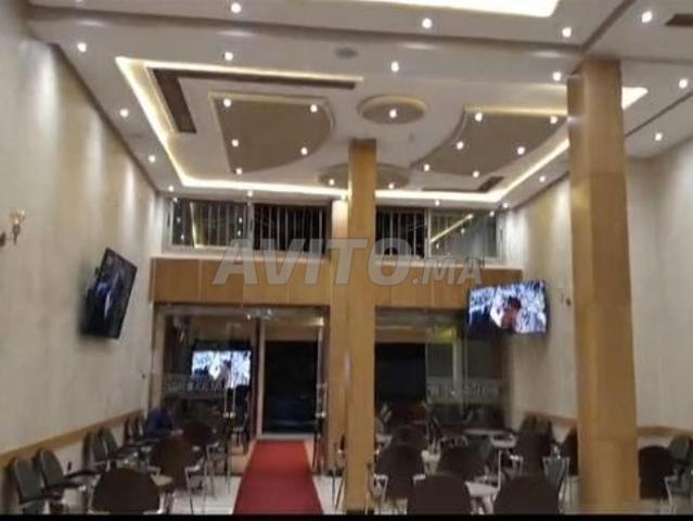 Café sur grand Boulevard, BIM, Kazyoun, Banques