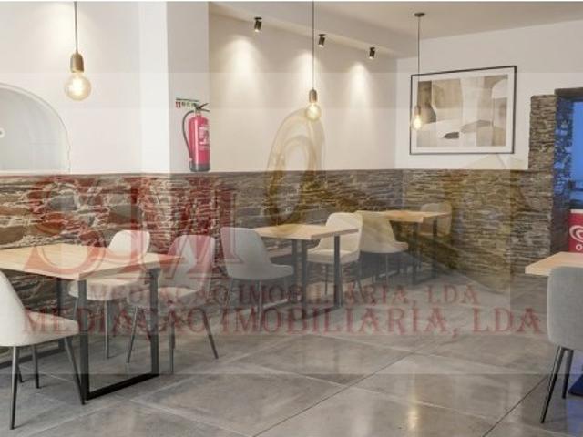 Café/Restaurante muito bem localizado