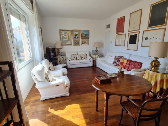 CAGLIARI CENTER – PRIVATE RESIDENCE WITH GARAGE