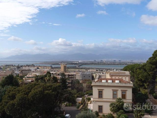 Cagliari Merello: Prestigioso Attico Panoramico
