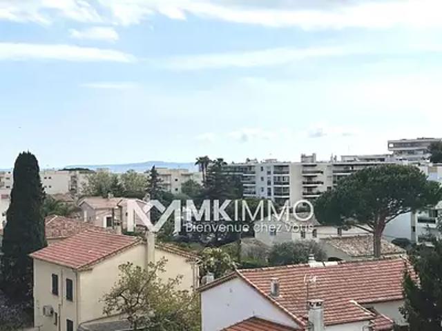 Cagnes sur Mer 06800 Location appartement 4 pièces t4 au dernier étage terrasse