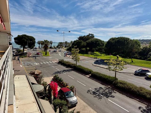 CAGNES SUR MER 2PIECES CAVE PARKING VUE MER