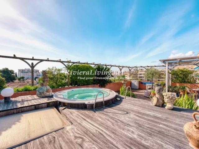 CAGNES SUR MER 3 PIECES AVEC GRANDE TERRASSE ET VUE MER