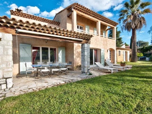 CAGNES SUR MER VILLA PROVENCALE 6 PIECES 160M2 A VENDRE TERRAIN DE 5000M2 PISCINE VUE DEGAGEE GARAGE