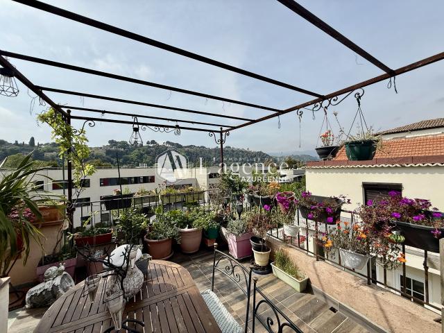 CAGNES SUR MER: APPARTEMENT VILLA LUMINEUX 3/4 PIÈCES GARAGE CAVE