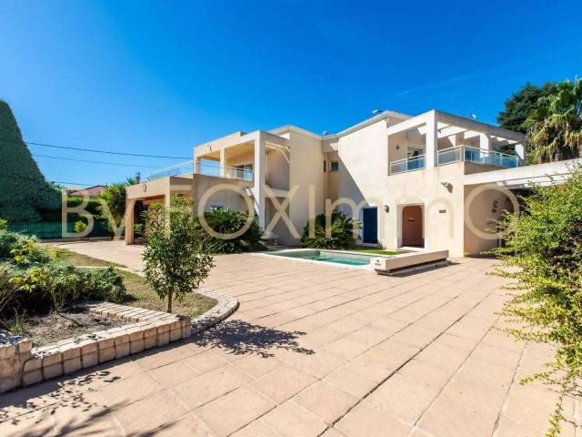 Cagnes sur Mer, Grande villa contemporaine récente, quartier pri