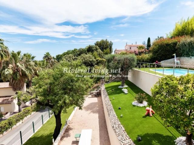 CAGNES SUR MER PAIN DE SUCRE Superbe maison 236m² avec piscine