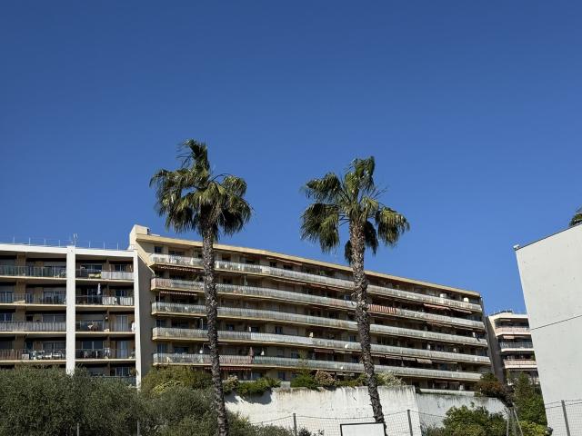 Cagnes sur mer proche Gare et Commerces 4 pièces traversant. 95m² Cagnes sur Mer