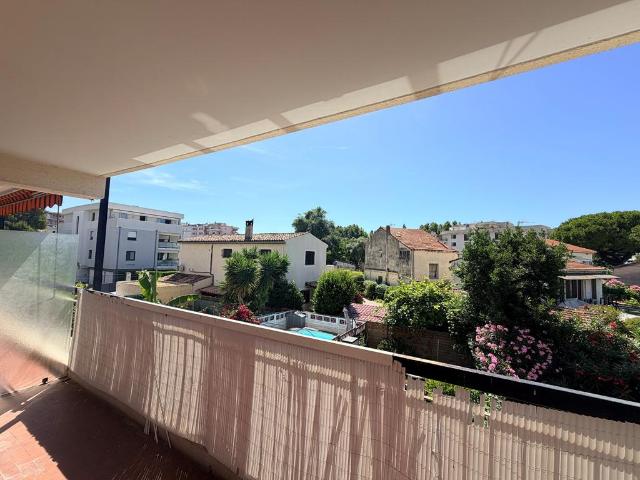 Cagnes sur Mer quartier hippodrome 3 pièces 62m2 traversant + cave A rénover