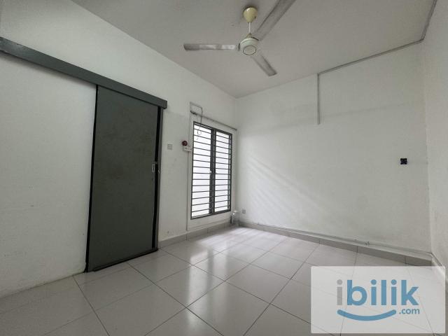 Cahaya SPK Room For Rent Corner Landed Male Unit