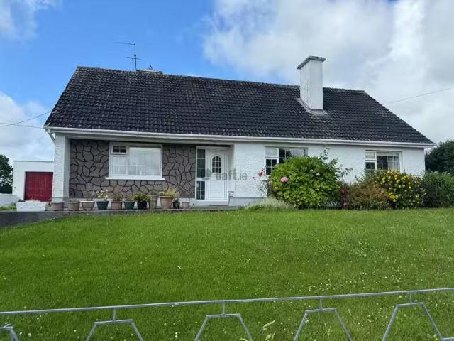 Cahercastle, Craughwell, Co. Galway is for rent