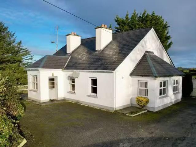 Cahereen, Dalgan Road, Shrule, Co. Mayo, H91CD62 is for sale