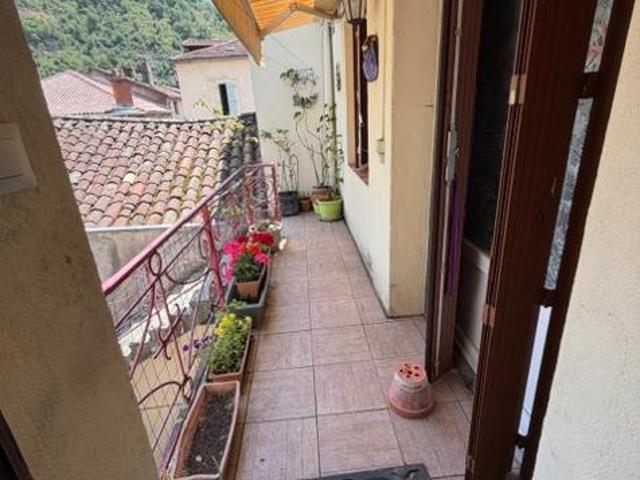 CAHORS HYPER CENTRE, APPARTEMENT T4 AVEC BALCON, VENDU OCCUPE