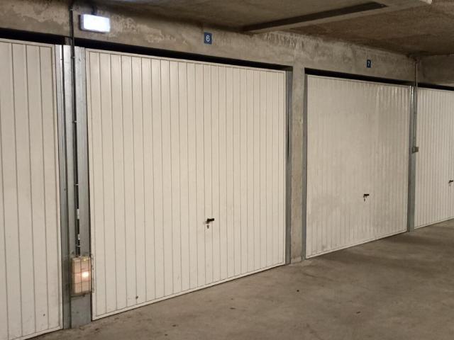 Caluire et Cuire Location Parking / Garage 69