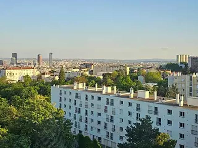 Caluire et Cuire 69300 Achat / Vente appartement 3 pièces t3 au dernier étage cave