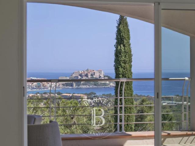 Calvi, villa 7 chambres, piscine, vue panoramique mer et Cit. 503m² Calvi