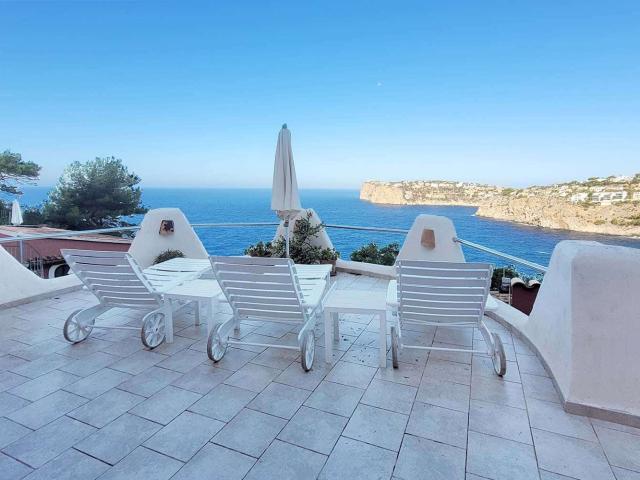 Cala Llamp: Apartamento de 2 dormitorios con vistas al mar en alquiler