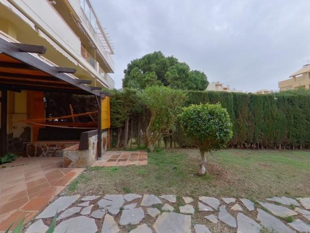 Calahonda Piso Planta Baja, 1 Dormitorio, Terraza y Jardín Privado