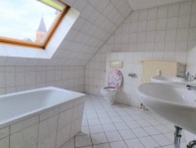 CALAU 5 Raum Maisonette mit Loggia nahe Markt