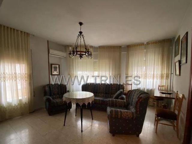 calefacción y agua incluidos con balcón al exterior