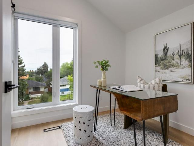 Calgary Pet Friendly Townhouse in Killarney