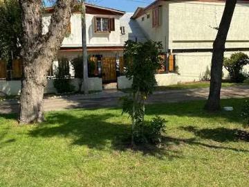 Cálido Hogar Familiar en Entorno Tranquilo 1558 | Dormitorios por 5300.00 en Lo Prado