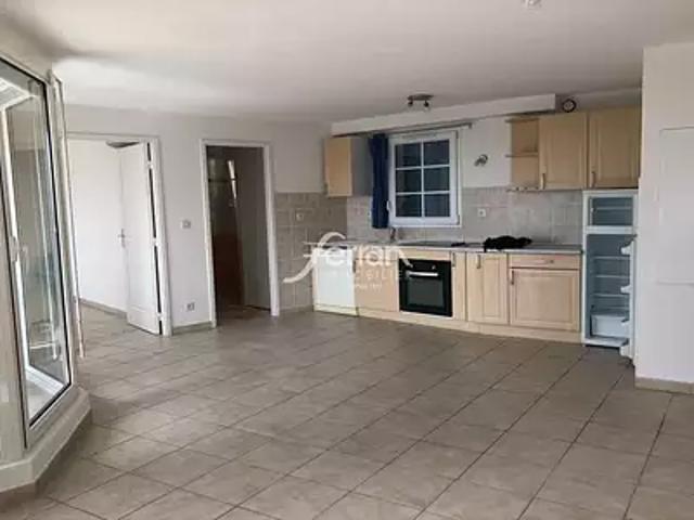 Callas 83830 Location appartement 2 pièces t2 terrasse