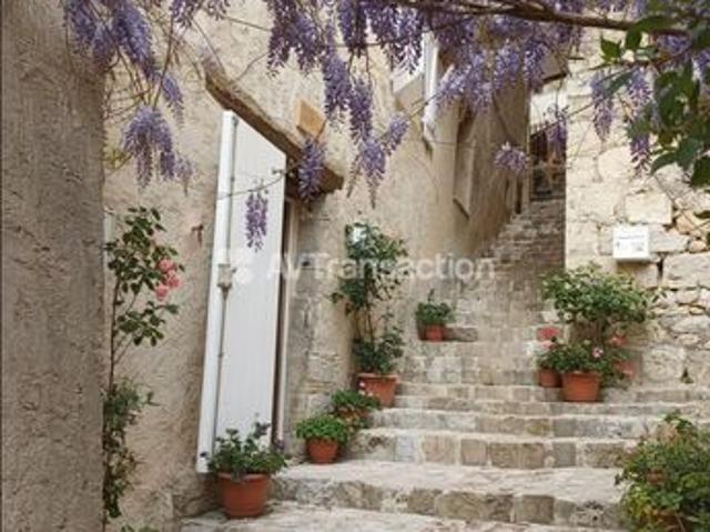 CALLAS: Maison de village rénovée 3 pièces