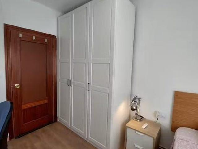 Calle Castro de Oro, Madrid, Community of Madrid 28019
