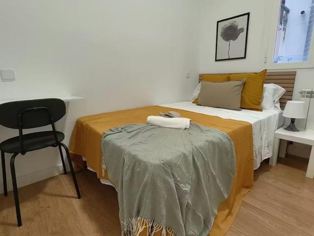 Calle de Trafalgar, Madrid, Community of Madrid 28010