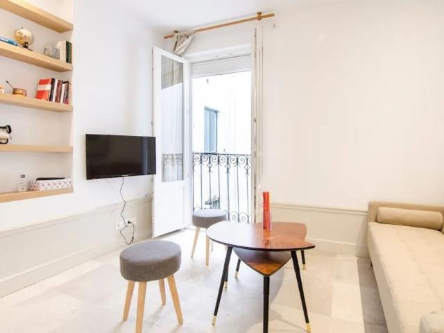 Calle de Valverde, Madrid, Community of Madrid 28004