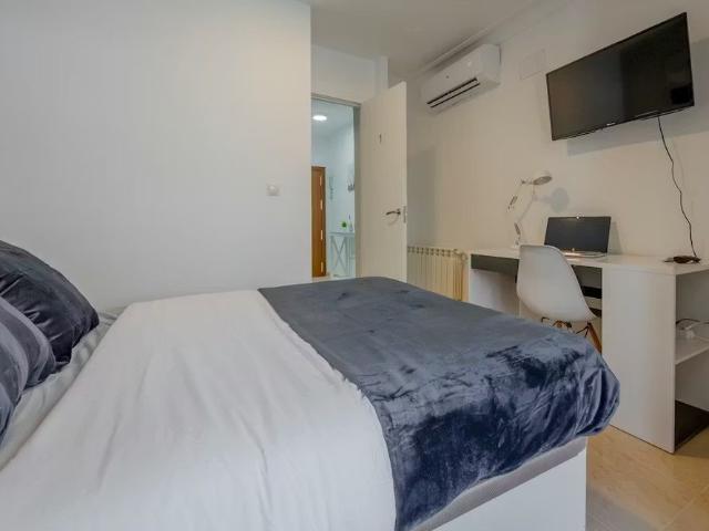 Calle de Villasandino, Madrid, Community of Madrid 28011