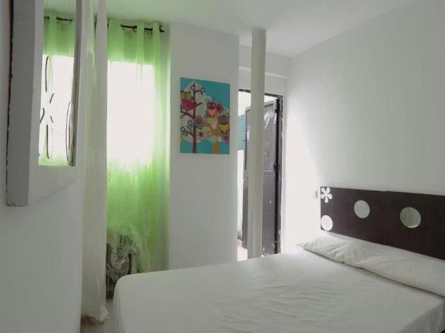 Calle de Antonio Zamora, Madrid, Community of Madrid 28011