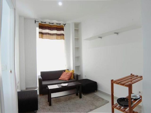 Calle de Antonio Zamora, Madrid, Community of Madrid 28011