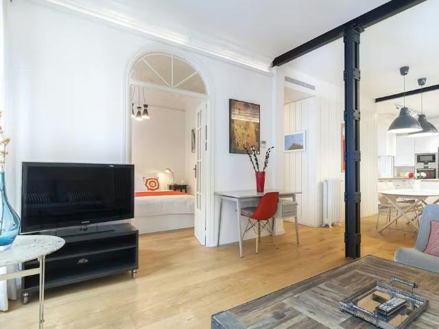 Calle de Apodaca, Madrid, Community of Madrid 28004