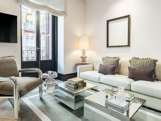 Calle de Apodaca, Madrid, Community of Madrid 28004