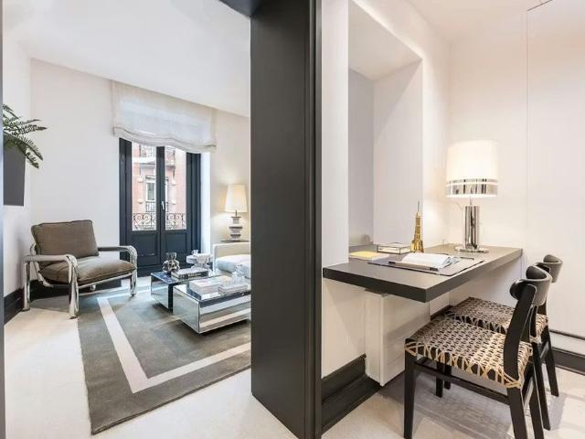 Calle de Apodaca, Madrid, Community of Madrid 28004