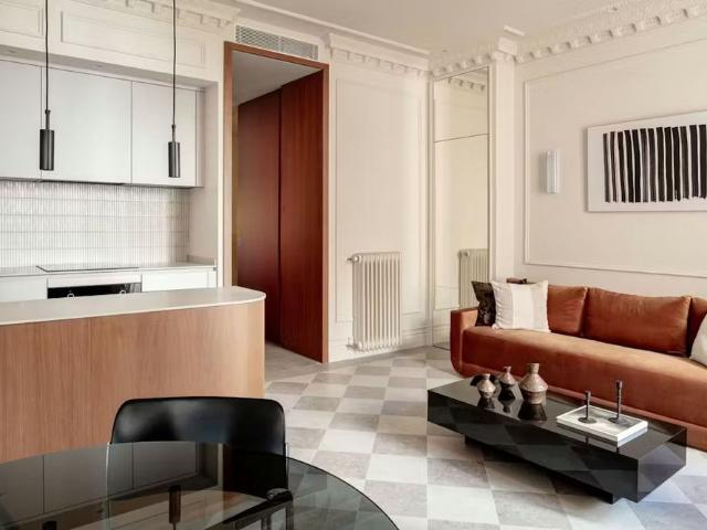 Calle de Apodaca, Madrid, Community of Madrid 28004