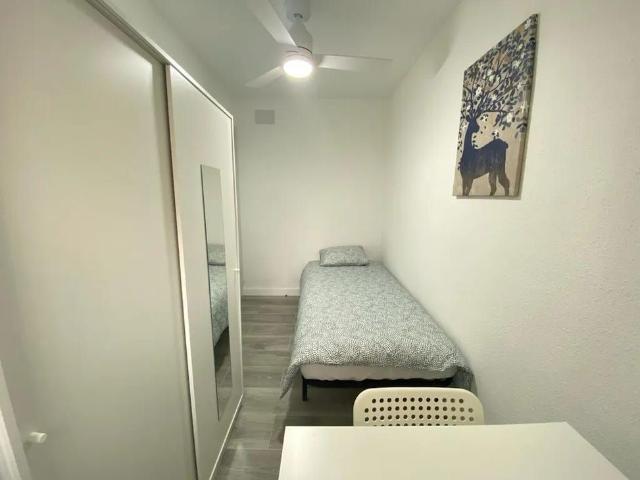 Calle de Arechavaleta, Madrid, Community of Madrid 28041