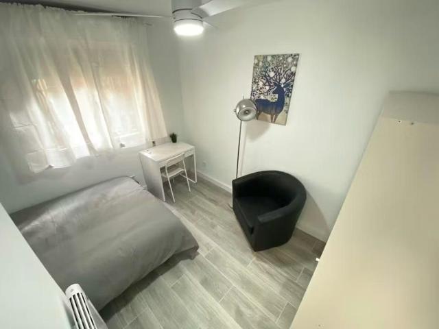 Calle de Arechavaleta, Madrid, Community of Madrid 28041