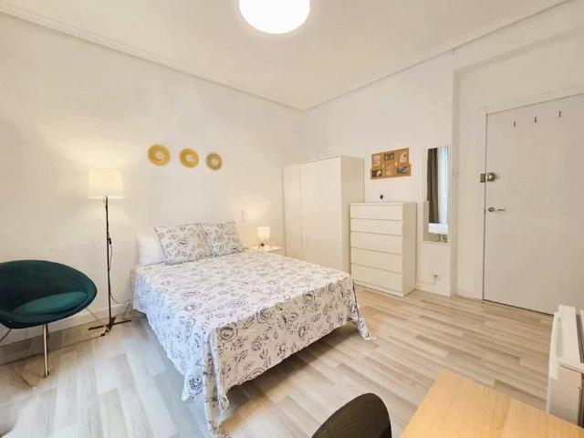 Calle de Atocha, Madrid, Community of Madrid 28012
