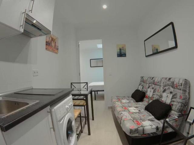 Calle de Berruguete, Madrid, Community of Madrid 28039