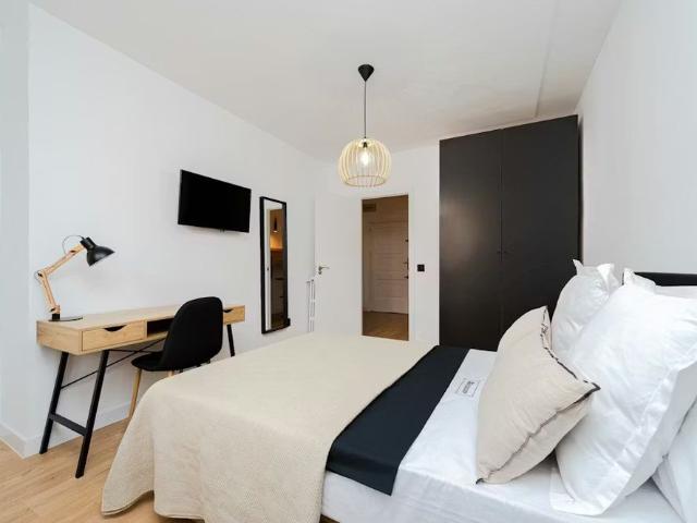 Calle de Blasco de Garay, Madrid, Community of Madrid 28003