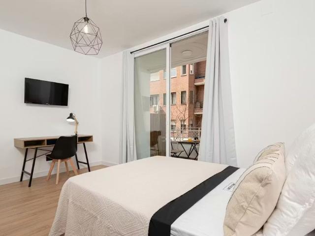 Calle de Blasco de Garay, Madrid, Community of Madrid 28003