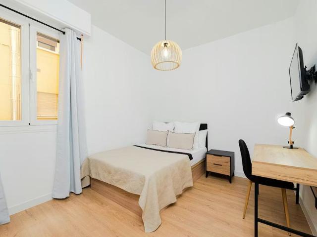 Calle de Blasco de Garay, Madrid, Community of Madrid 28003