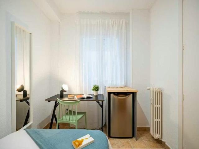 Calle de Bravo Murillo, Madrid, Community of Madrid 28020