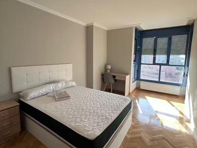 Calle de Caleruega, Madrid, Community of Madrid 28033