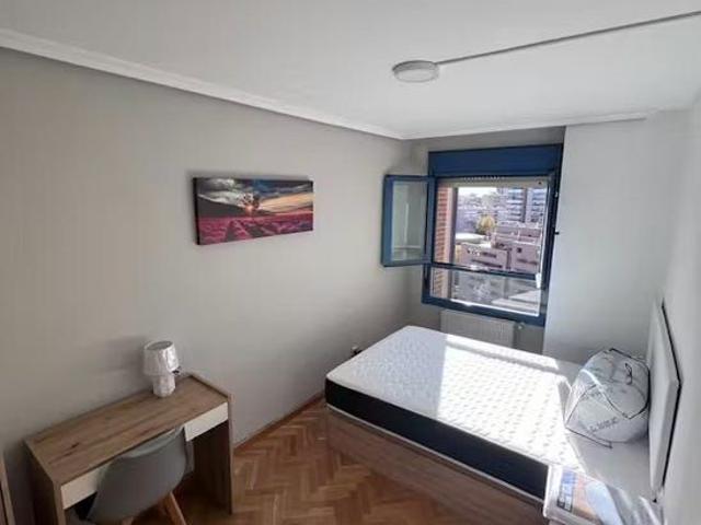 Calle de Caleruega, Madrid, Community of Madrid 28033