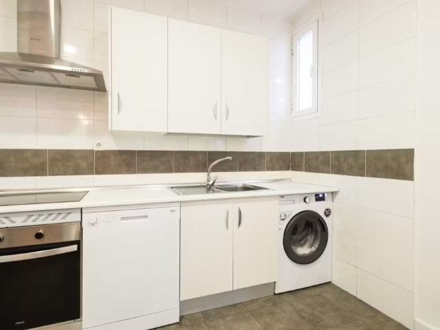 Calle de Carranza, Madrid, Community of Madrid 28004